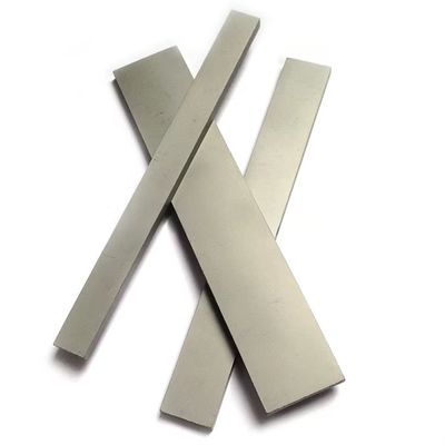 Strip Karbida Tungsten YG8 YG6 YG6X yang Disesuaikan dengan Kekerasan Tinggi dan Ketahanan Aus untuk Bagian Struktural